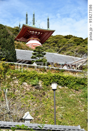 第23番札所 医王山 無量寿院 薬王寺(瑜祇塔)　【徳島県海部郡美波町】 95827386