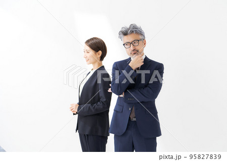 ビジネスシーン 男女 ビジネスシーン 男女 95827839