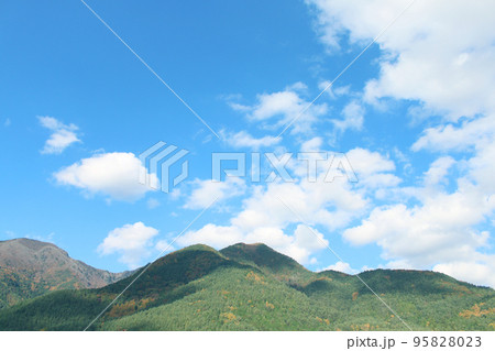 初秋の山と空 初秋の山と空 95828023