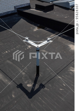 safety cable on the roof 95828307