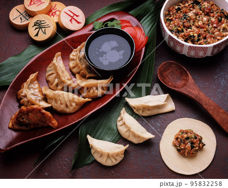 Chinese dim sum 95832258