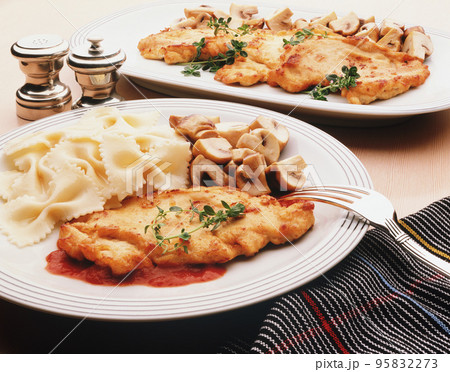 Chicken chop with pasta 95832273