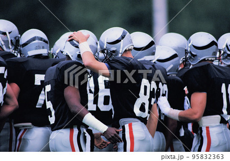 American football players 95832363