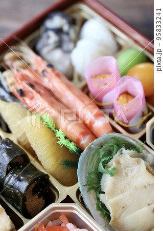 おせち料理　お正月のご馳走 95833241