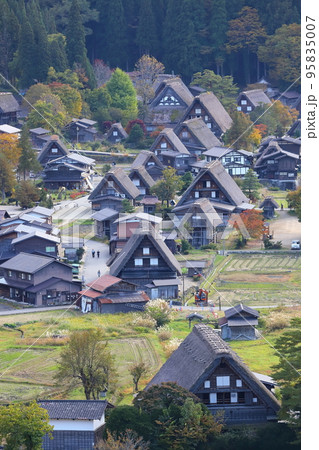 合掌造り集落　白川郷 95835007
