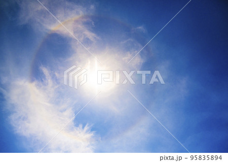 夏空と太陽　ハロ　横浜 95835894