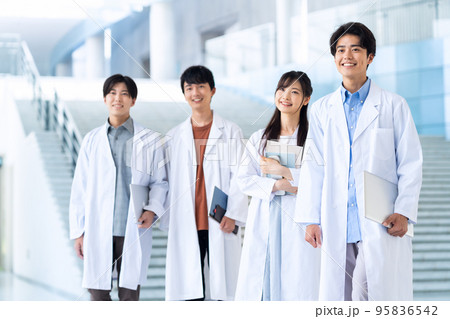 男性 友達 大学生 理系 研究 キャンパスライフ 学生 男女 男性 友達 大学生 理系 研究 キャンパスライフ 学生 男女 95836542