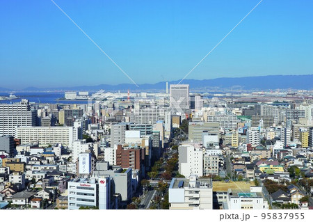 堺市役所21階展望ロビーから見た堺港方面の眺め 堺市役所21階展望ロビーから見た堺港方面の眺め 95837955
