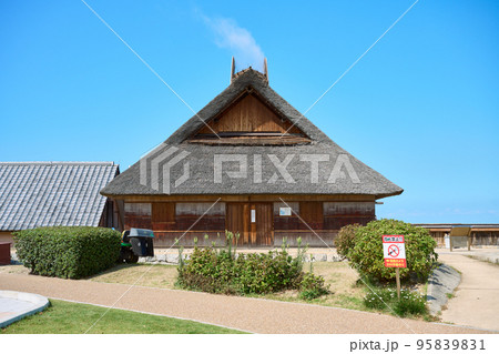 香川県 うたづ臨海公園の復元された釜屋 香川県 うたづ臨海公園の復元された釜屋 95839831