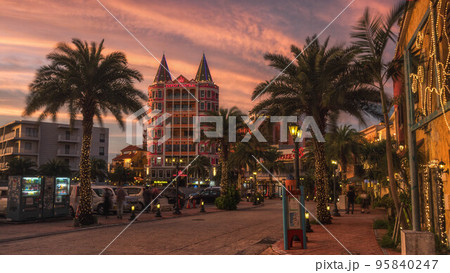 沖縄県 北谷町 美浜アメリカンビレッジ夕焼け 95840247