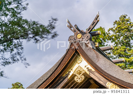 塩釜神社　別宮本殿　破風飾り　千木　鰹木 95841311