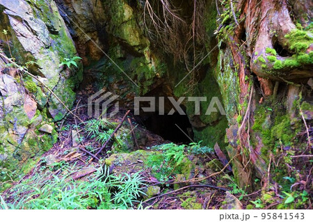 梅田鉱山 津久原鉱山 坑口 梅田鉱山 津久原鉱山 坑口 95841543