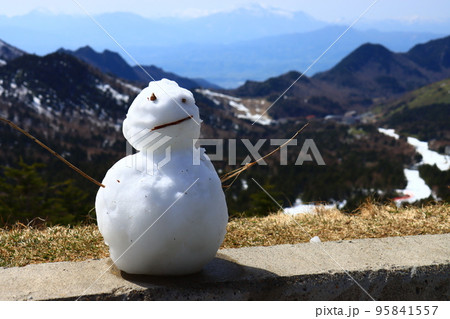 雪だるまと山 雪だるまと山 95841557