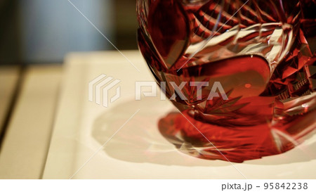 赤色の薩摩切子 赤色の薩摩切子 95842238