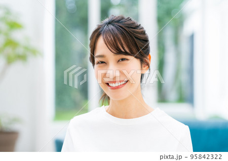 若い女性のビューティ 95842322