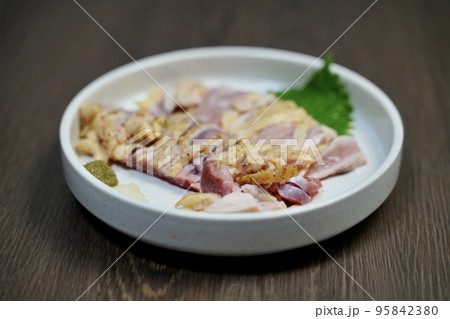 地鶏のたたき 95842380