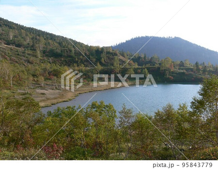 群馬県吾妻郡草津町  草津白根山 常時観測火山　成層火山　湯釜 平成19年2007　10月撮影  95843779