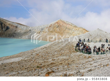 群馬県吾妻郡草津町 草津白根山 常時観測火山 成層火山 湯釜 平成19年2007 10月撮影 群馬県吾妻郡草津町 草津白根山 常時観測火山 成層火山 湯釜 平成19年2007 10月撮影 95843808