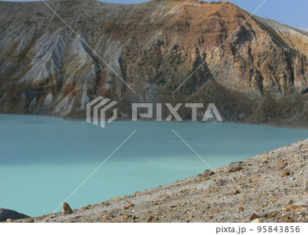 群馬県吾妻郡草津町 草津白根山 常時観測火山 成層火山 湯釜 平成19年2007 10月撮影 群馬県吾妻郡草津町 草津白根山 常時観測火山 成層火山 湯釜 平成19年2007 10月撮影 95843856