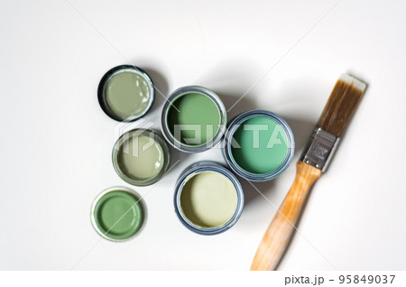 Choosing wall paints 95849037