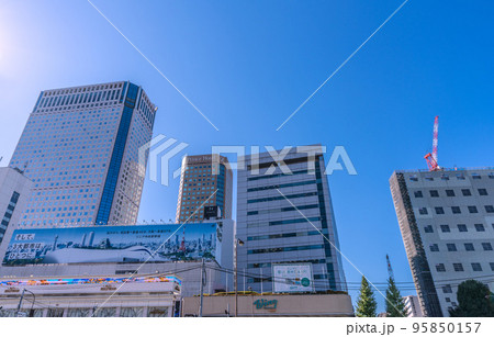 日本の東京都市景観 11月。品川駅前のホテルなどを望む＝11月2日 95850157