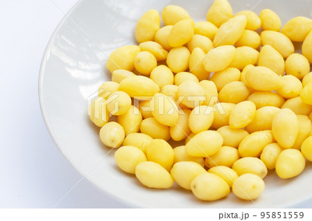 Boiled ginkgo nuts on white background. 95851559