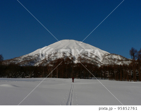 北海道バックカントリー 羊蹄山山頂を目指す 北海道バックカントリー 羊蹄山山頂を目指す 95852761