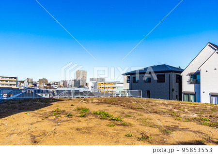 高台の造成地から見る市街風景 95853553