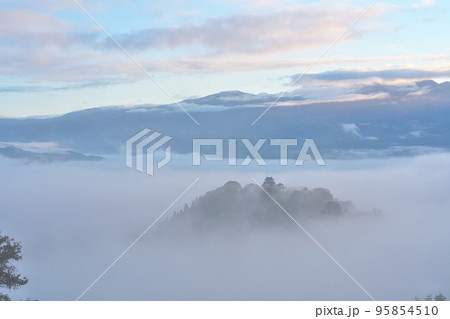 天空の城越前大野城 95854510