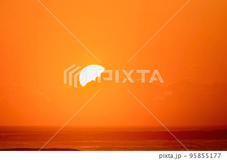 久慈浜海岸の日の出 11月上旬 久慈浜海岸の日の出 11月上旬 95855177