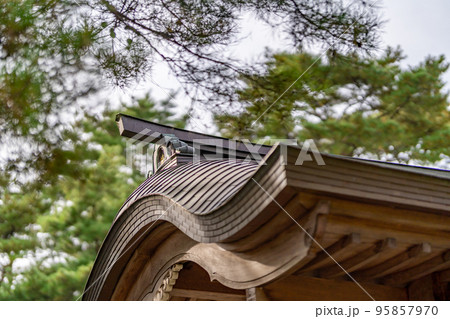 小牛田の山神社　社務所　破風飾り 95857970