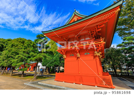 東京　新宿区にある穴八幡宮　光松門 95861698