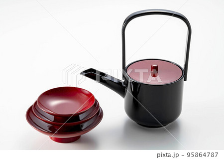 日本の伝統的な屠蘇器 95864787