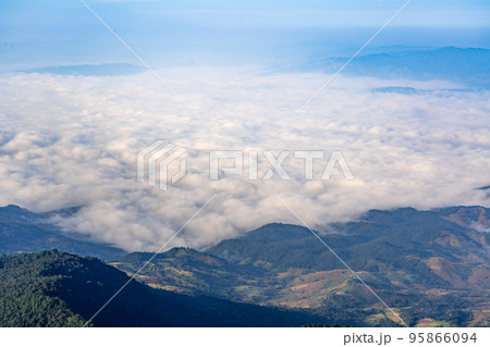 Beautiful landscape view of northern mountain ranges of Thailand seen from the top of Kew Mae Pan Nature Trail 95866094
