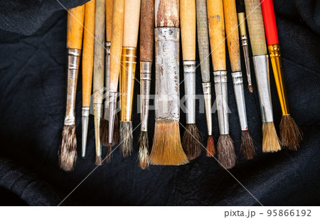 Artist paintbrushes. Artistic brushes, closeup. Artist paintbrushes. Artistic brushes, closeup. 95866192