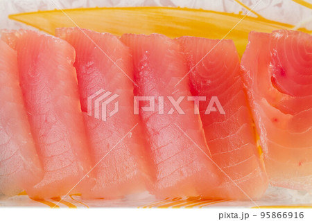 ビンチョウマグロの刺し身 ビンチョウマグロの刺し身 95866916