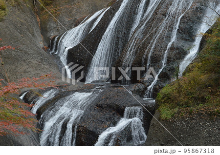 袋田の滝 95867318