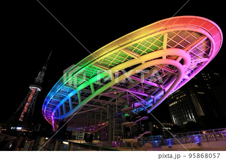 オアシス21水の宇宙船のレインボーライトアップ 95868057