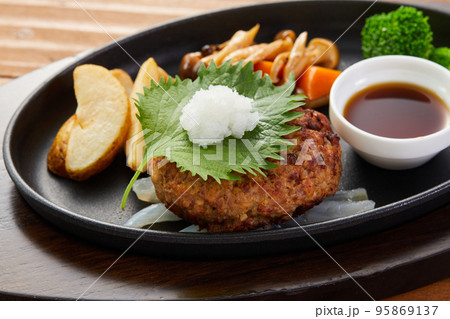 和風ハンバーグ　ハンバーグ 95869137