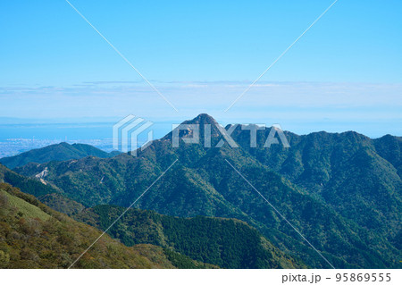 滋賀県　雨乞岳から見た鎌ヶ岳 95869555