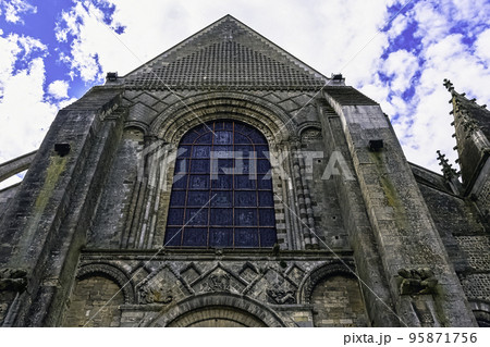 Cathedral of Saint Julian in Le Mans, France 95871756