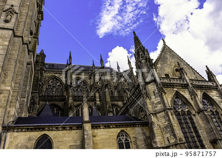 Cathedral of Saint Julian in Le Mans, France 95871757