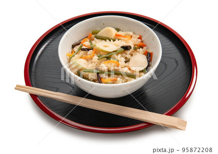 手作りの山菜おこわ 95872208