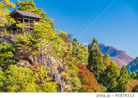 (山形県)秋の宝珠山立石寺(山寺) (山形県)秋の宝珠山立石寺(山寺) 95876513