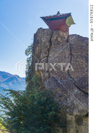 (山形県)秋の宝珠山立石寺(山寺) 納経堂 (山形県)秋の宝珠山立石寺(山寺) 納経堂 95876812