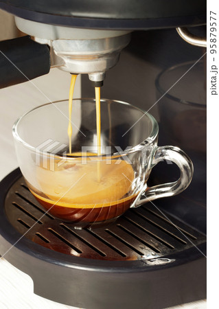 Coffee machine, process of making coffee in coffe machine Coffee machine, process of making coffee in coffe machine 95879577