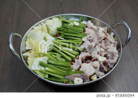 美味しいモツ鍋 95880094