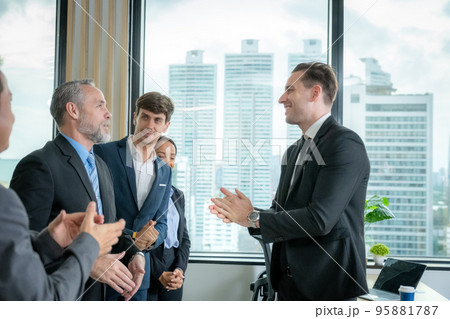 Business people working and meeting 95881787