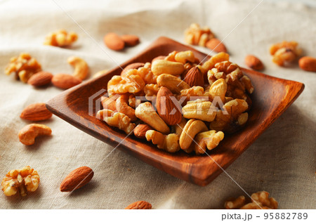 ミックスナッツ 95882789