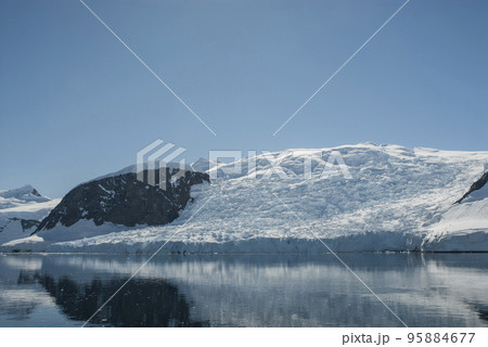 Antarctic mountainous landscape, Deception Island 95884677
